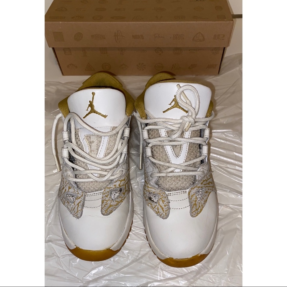 FINAL PRICE!!Used Jordan’s kids size